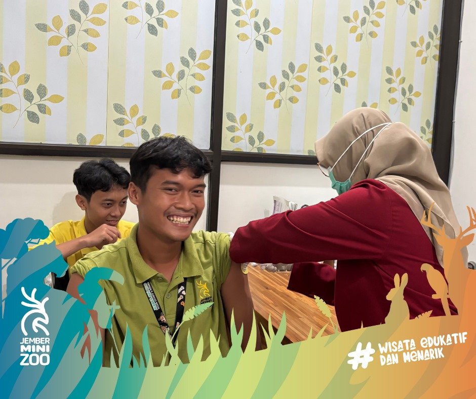 Vaksinasi Rabies sebagai Langkah Preventif di Jember Mini Zoo